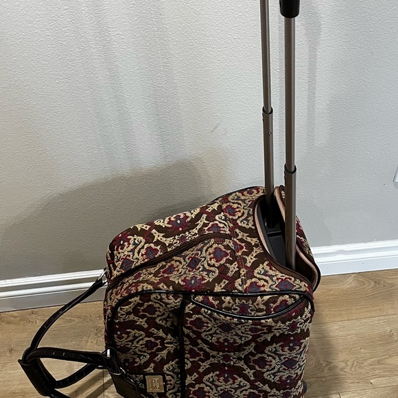 Liz Claiborne Tapestry Overnight Bag - Picture 11 of 13